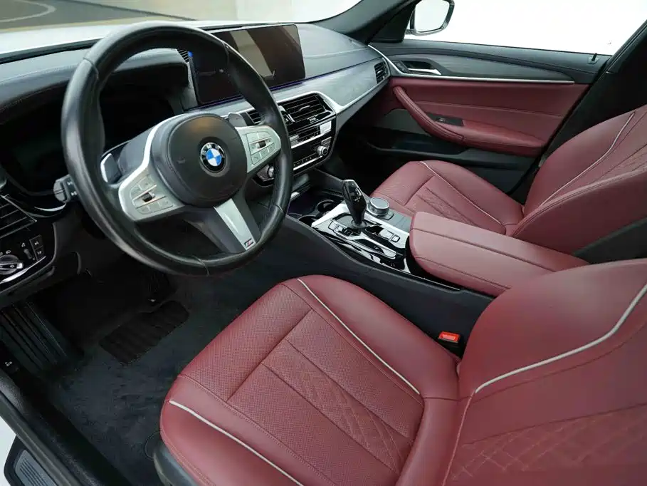 BMW 5 Series — фото 10