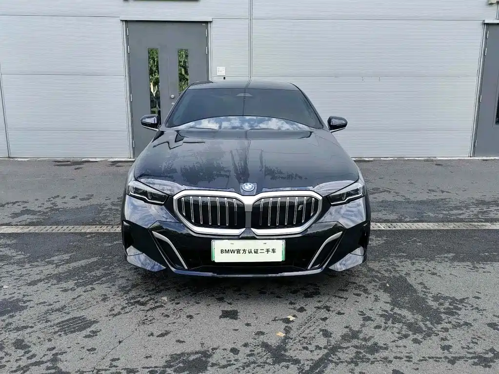 BMW i5 — фото 2