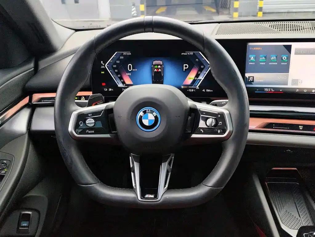 BMW i5 — фото 14