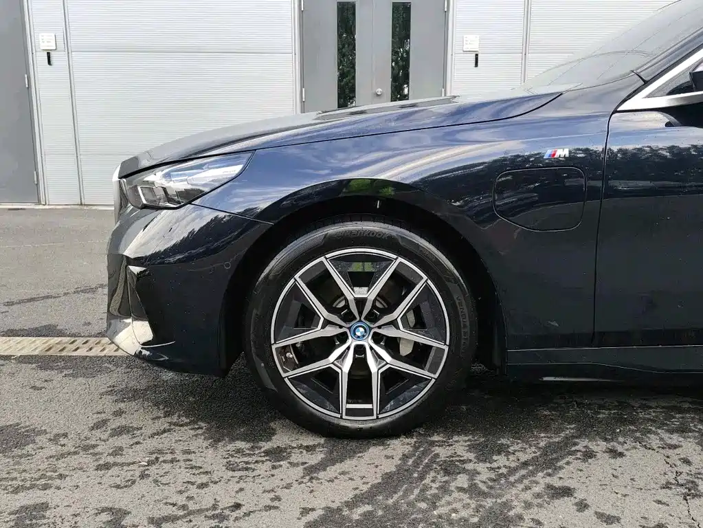 BMW i5 — фото 6