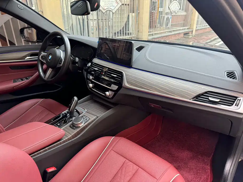 BMW 5 Series — фото 11