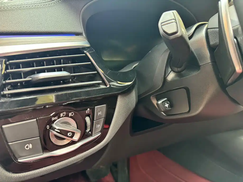 BMW 5 Series — фото 13