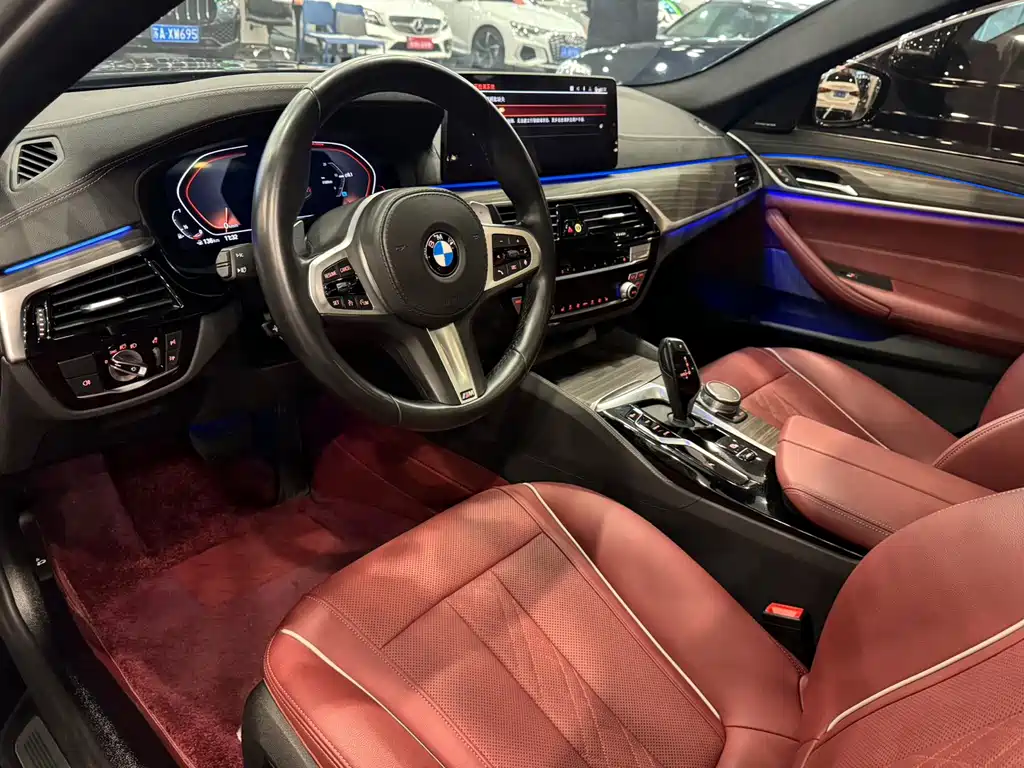 BMW 5 Series — фото 14