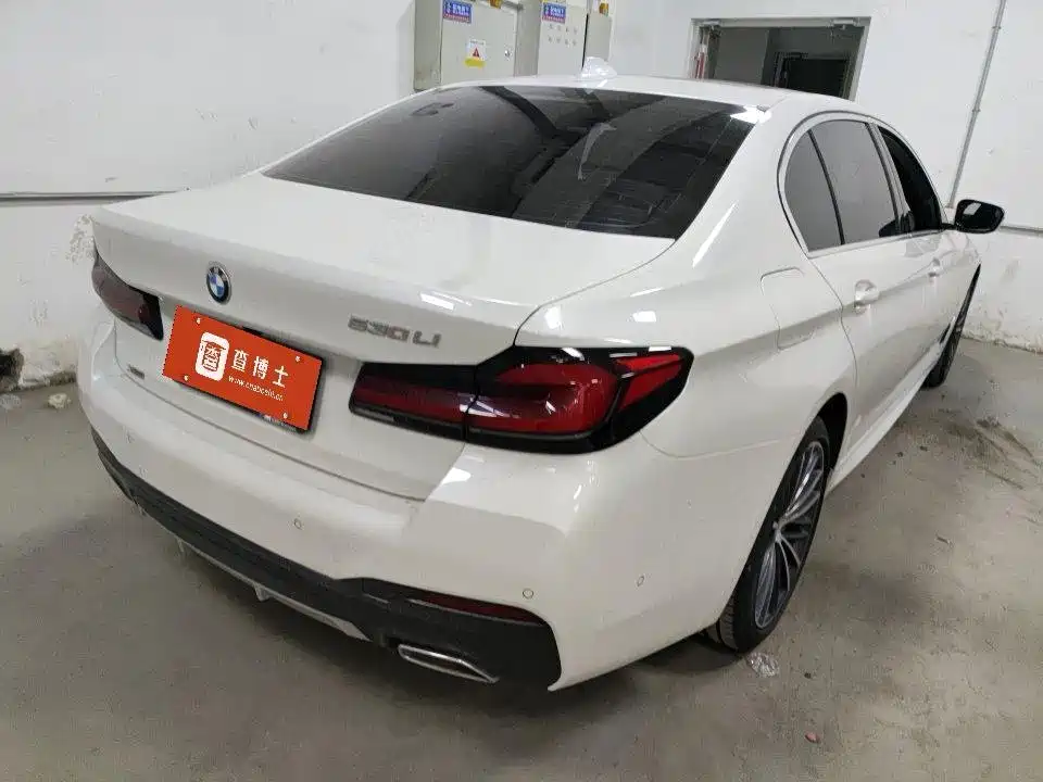 BMW 5 Series — фото 4