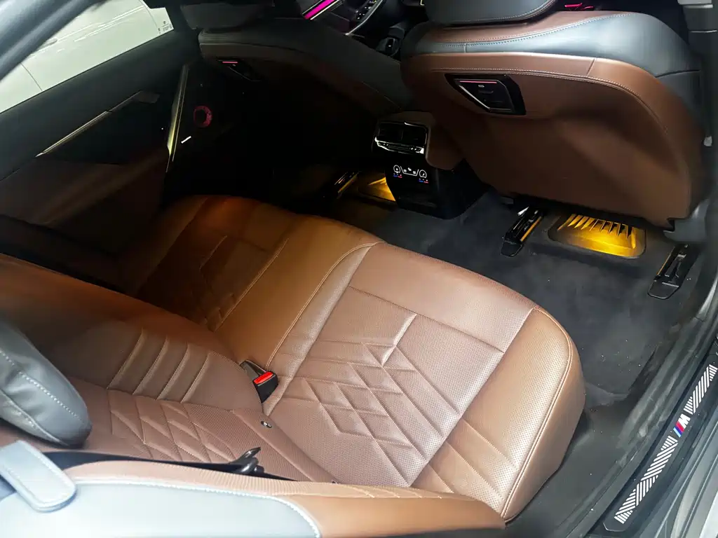 BMW 5 Series — фото 13