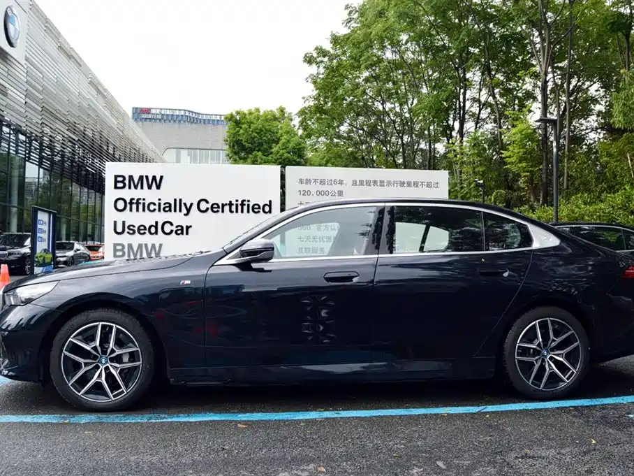 BMW i5 — фото 2
