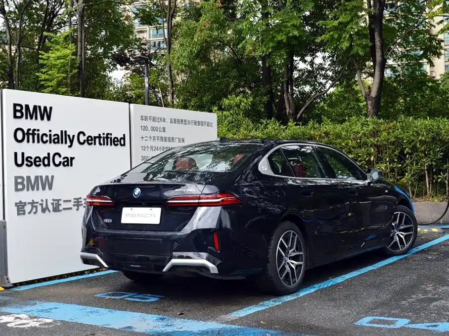 BMW i5 — фото 3