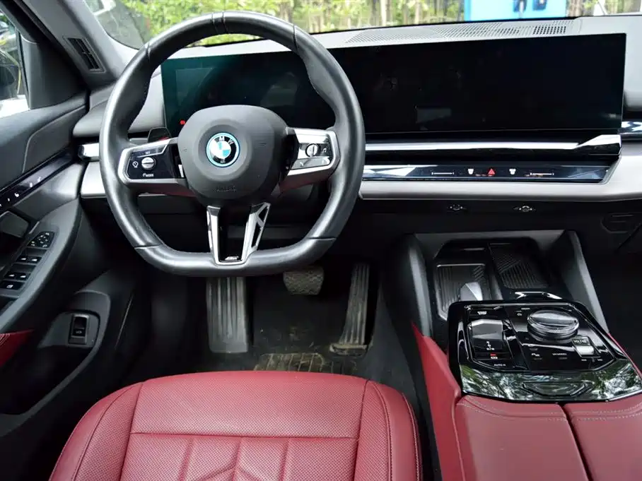 BMW i5 — фото 10