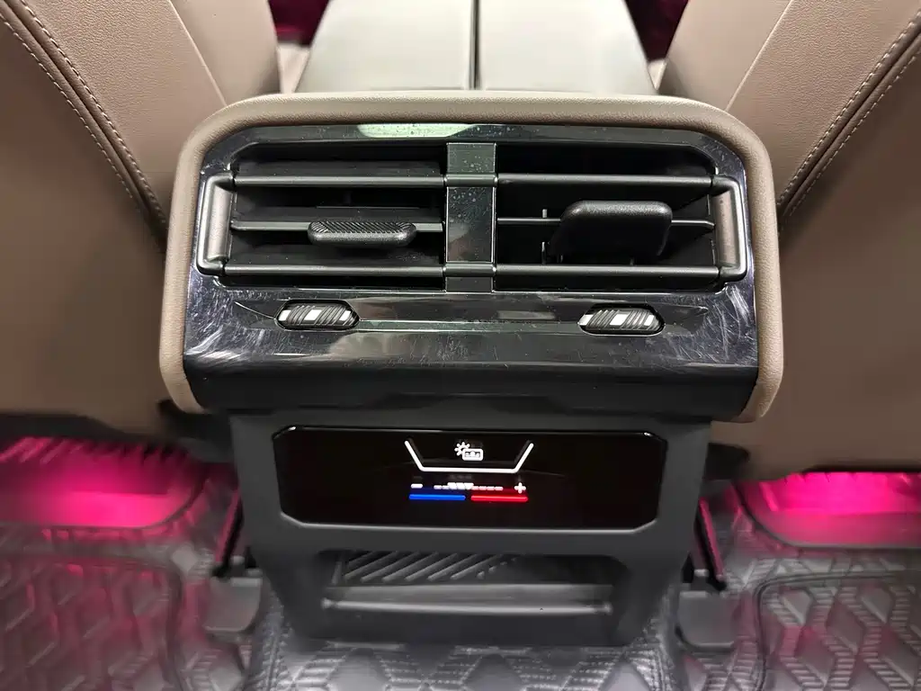 BMW 5 Series — фото 19