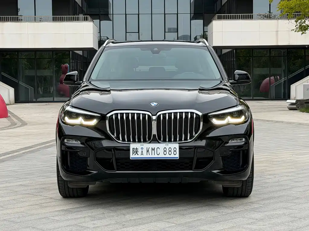 BMW X5 (Import) — фото 2