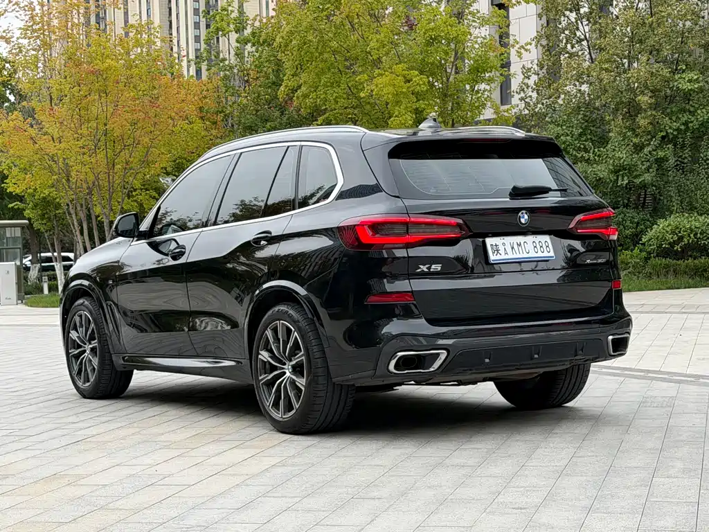 BMW X5 (Import) — фото 4