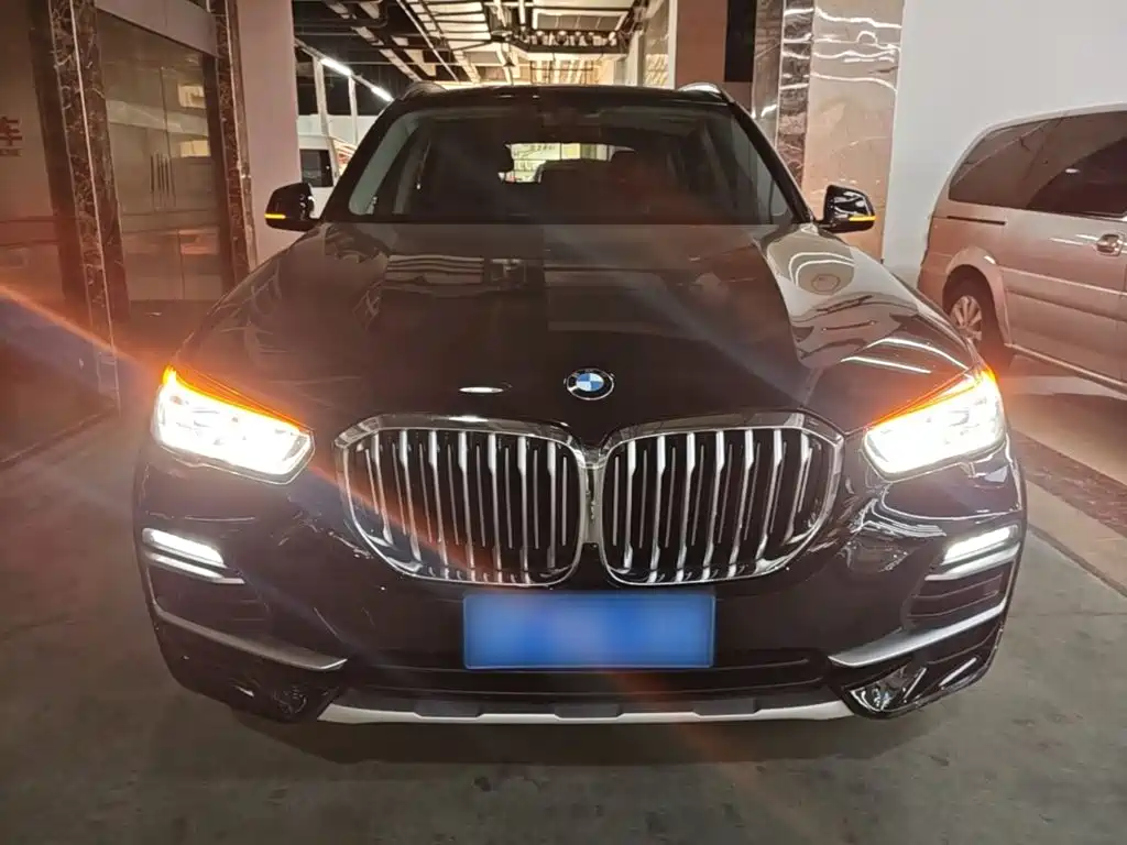 BMW X5 (Import) — фото 3