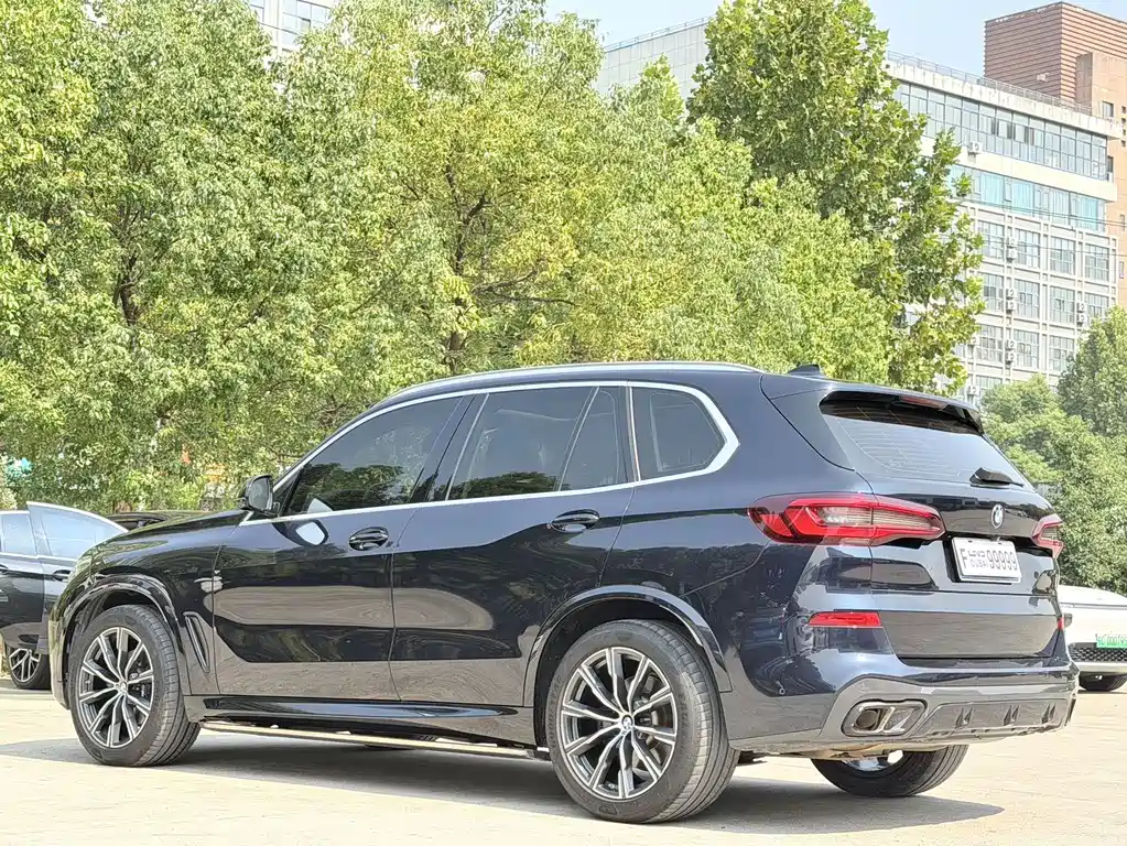 BMW X5 (Import) — фото 7