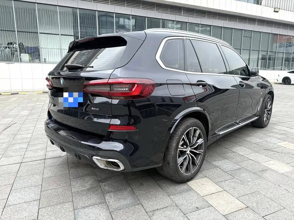 BMW X5 — фото 8