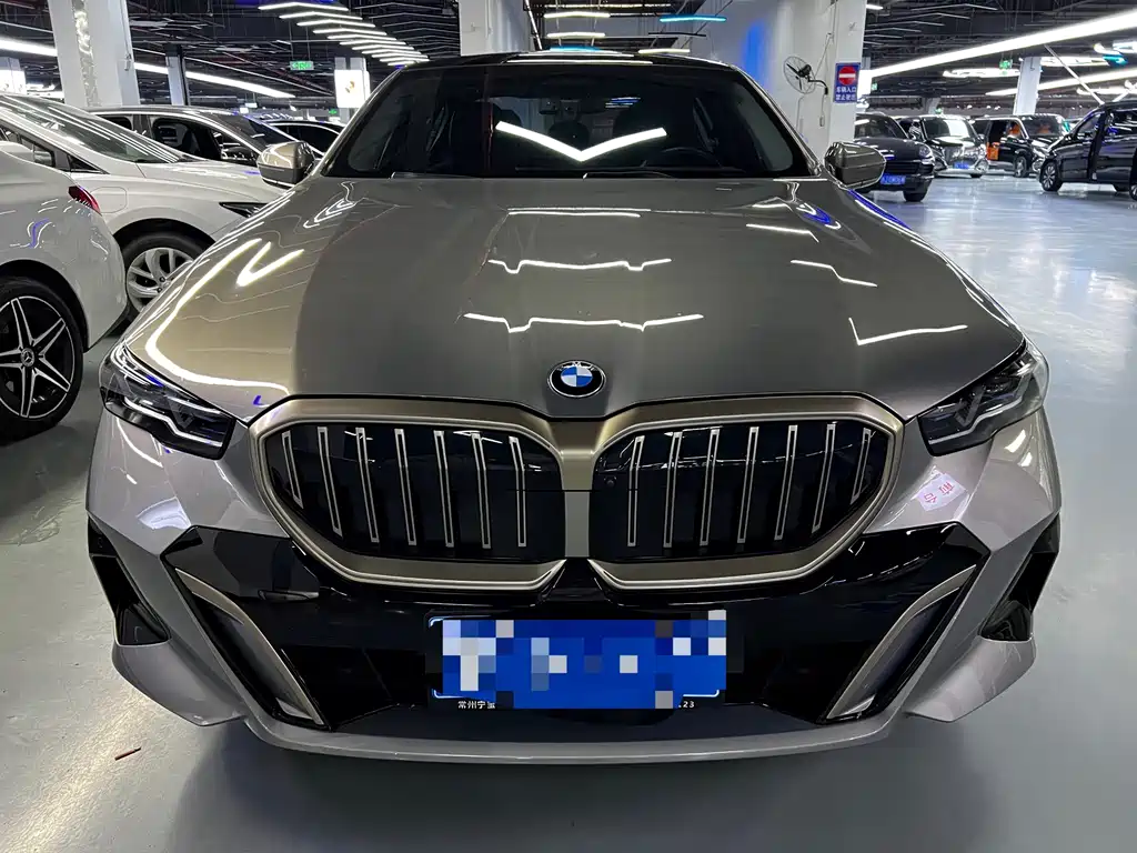BMW 5 Series — фото 2
