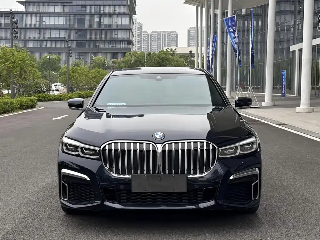 BMW 7 Series — фото 2