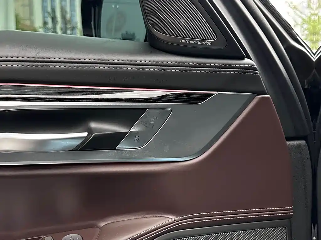 BMW 7 Series — фото 11