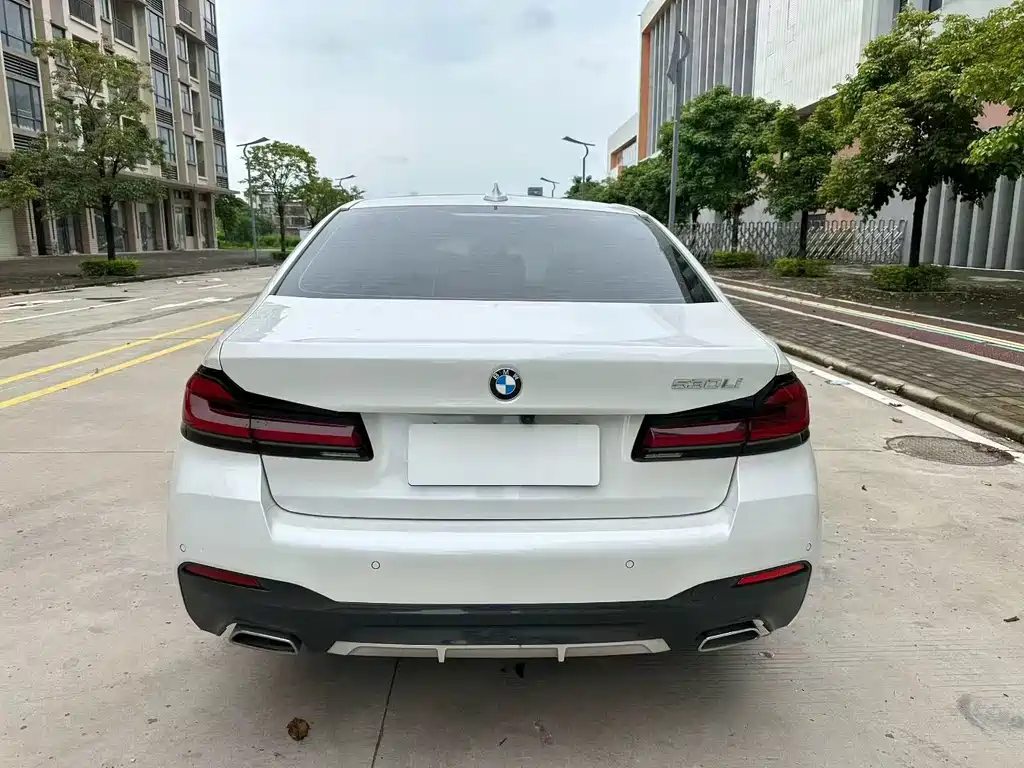 BMW 5 Series — фото 3