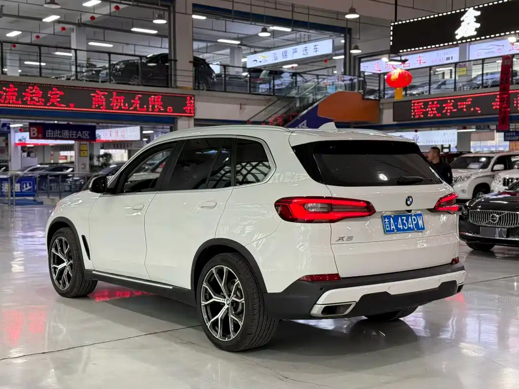 BMW X5 (Import) — фото 7