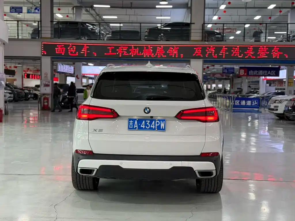 BMW X5 (Import) — фото 8