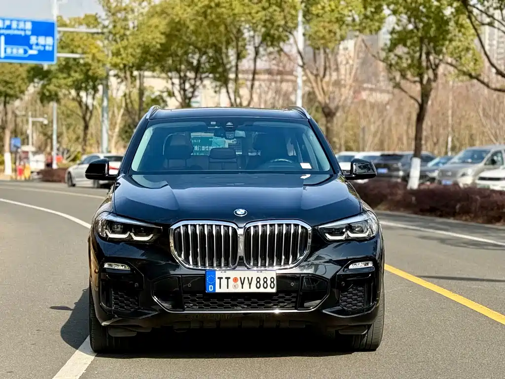 BMW X5 (Import) — фото 2