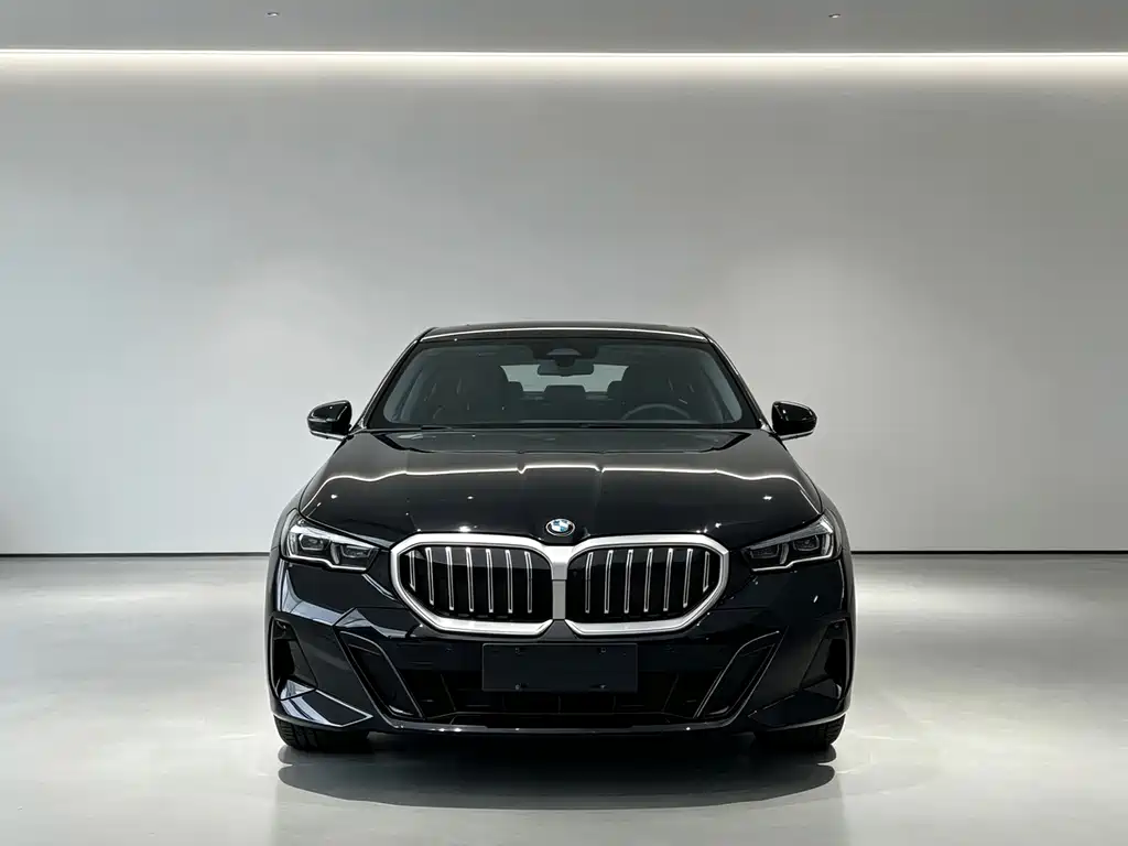 BMW 5 Series — фото 2