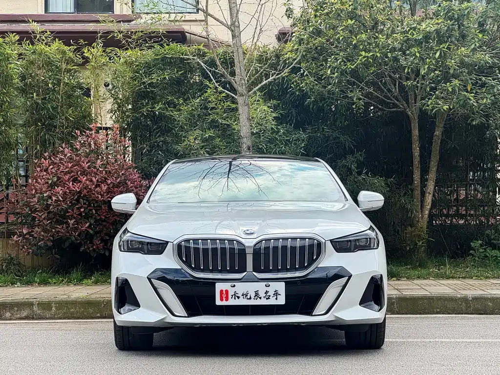 BMW 5 Series — фото 2
