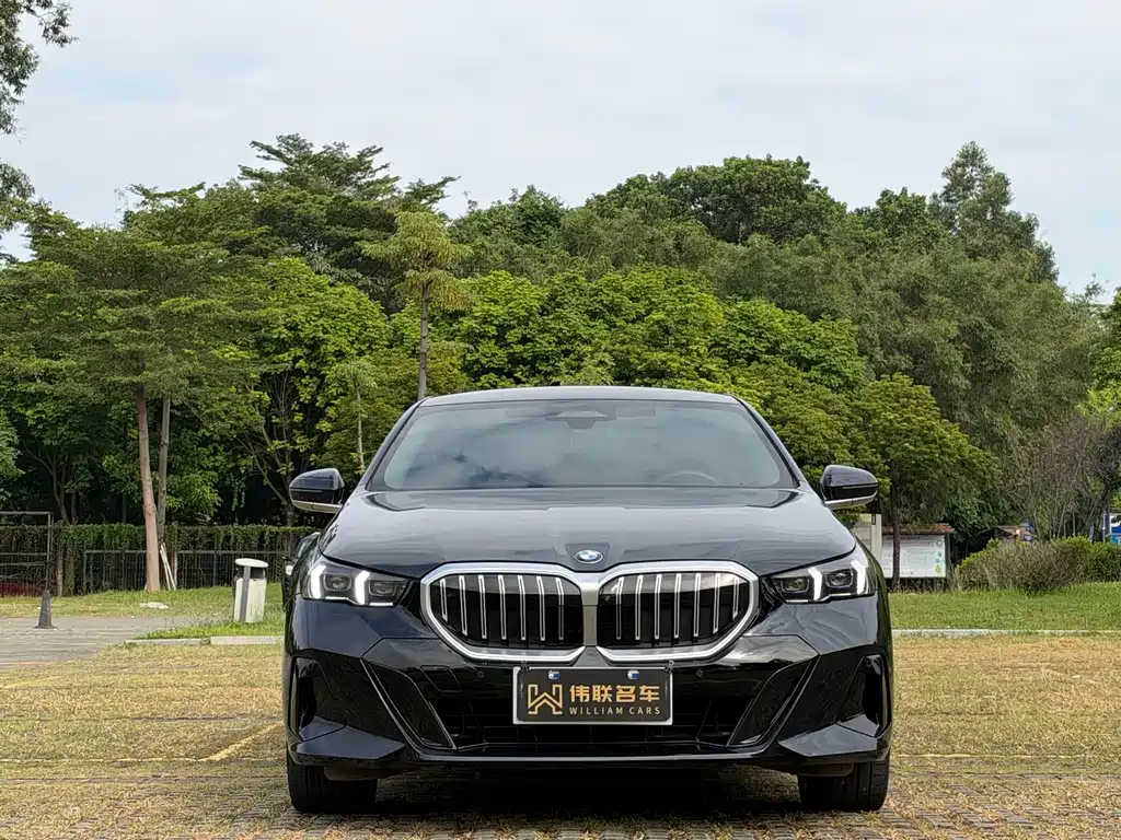 BMW 5 Series — фото 2