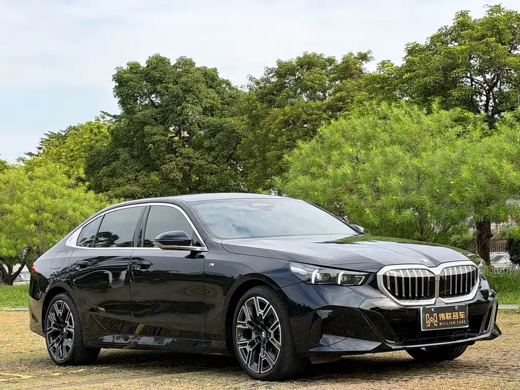 BMW 5 Series — фото 3