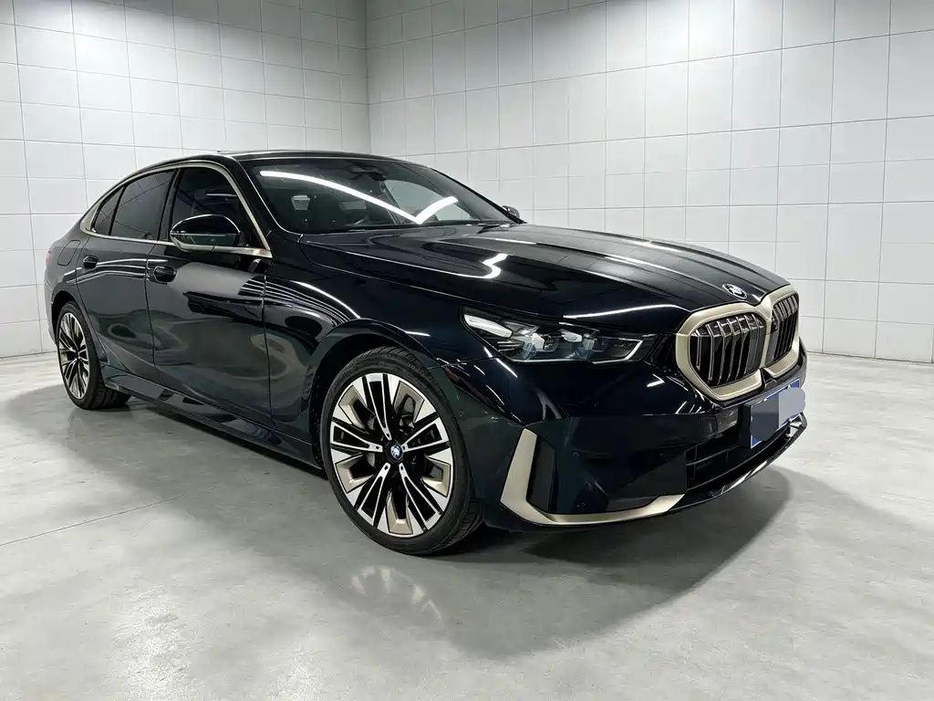 BMW 5 Series — фото 3
