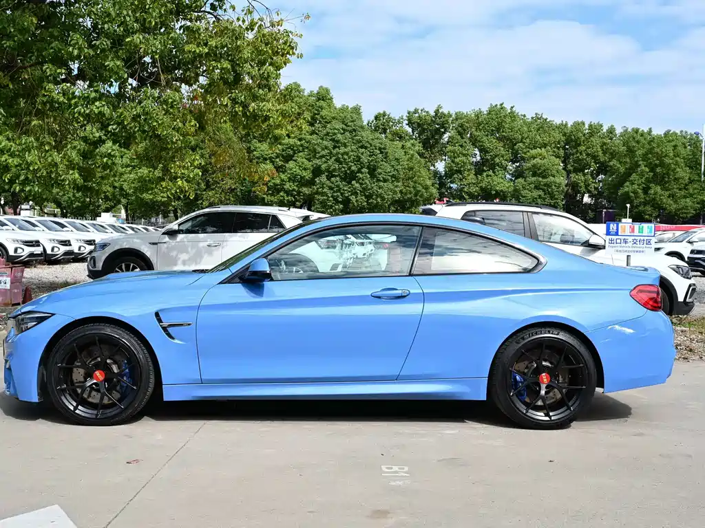BMW M4 — фото 2