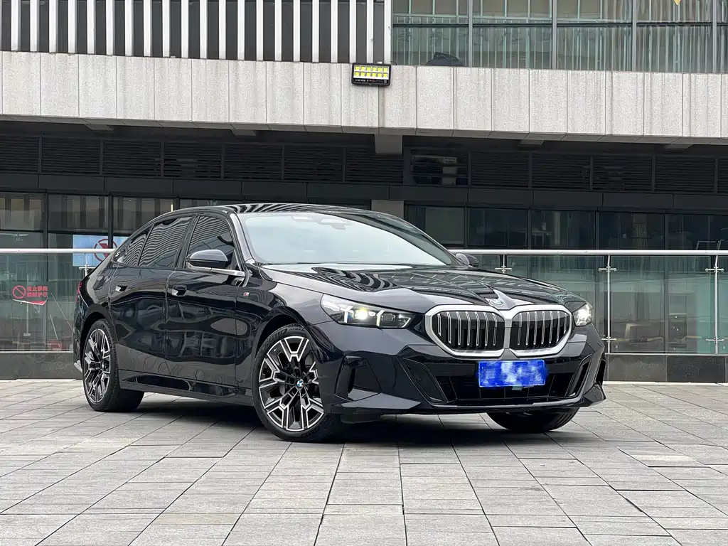 BMW 5 Series — фото 3