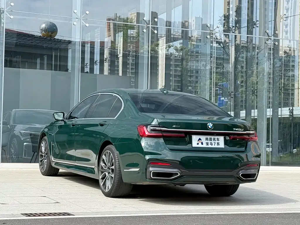 BMW 7 Series — фото 14