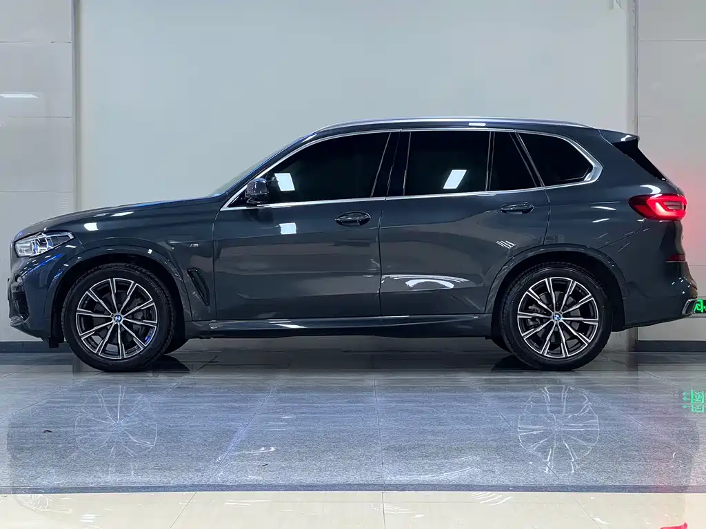 BMW X5 (Import) — фото 4