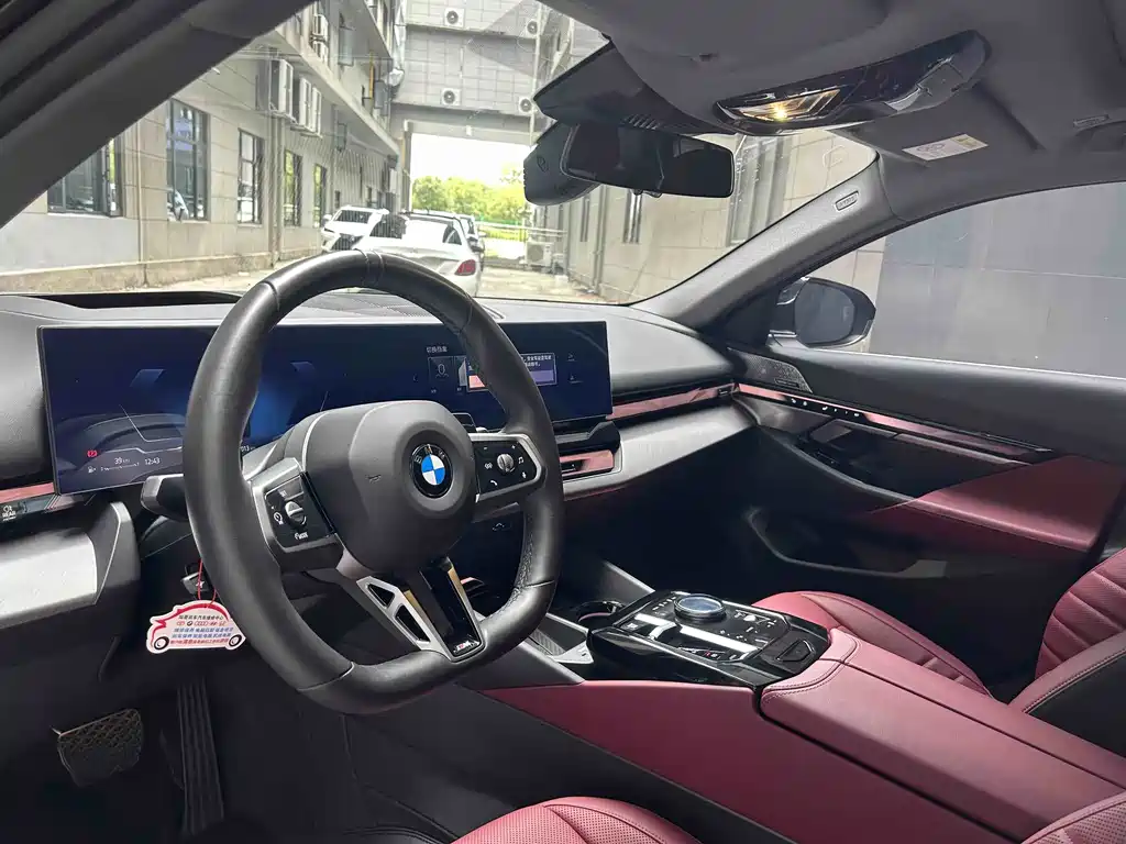 BMW 5 Series — фото 22