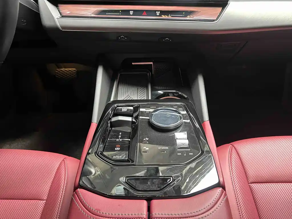 BMW 5 Series — фото 29