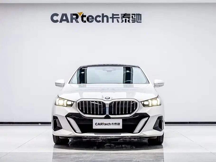 BMW 5 Series — фото 2