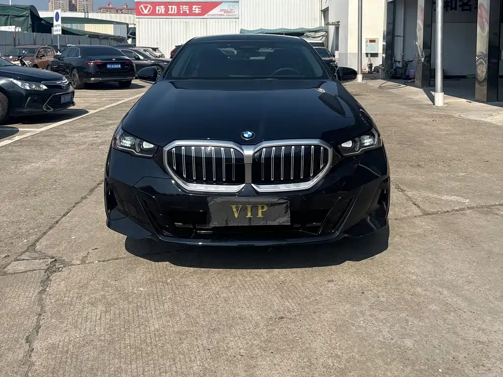 BMW 5 Series — фото 2