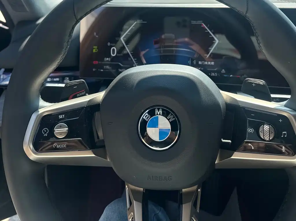 BMW 5 Series — фото 13