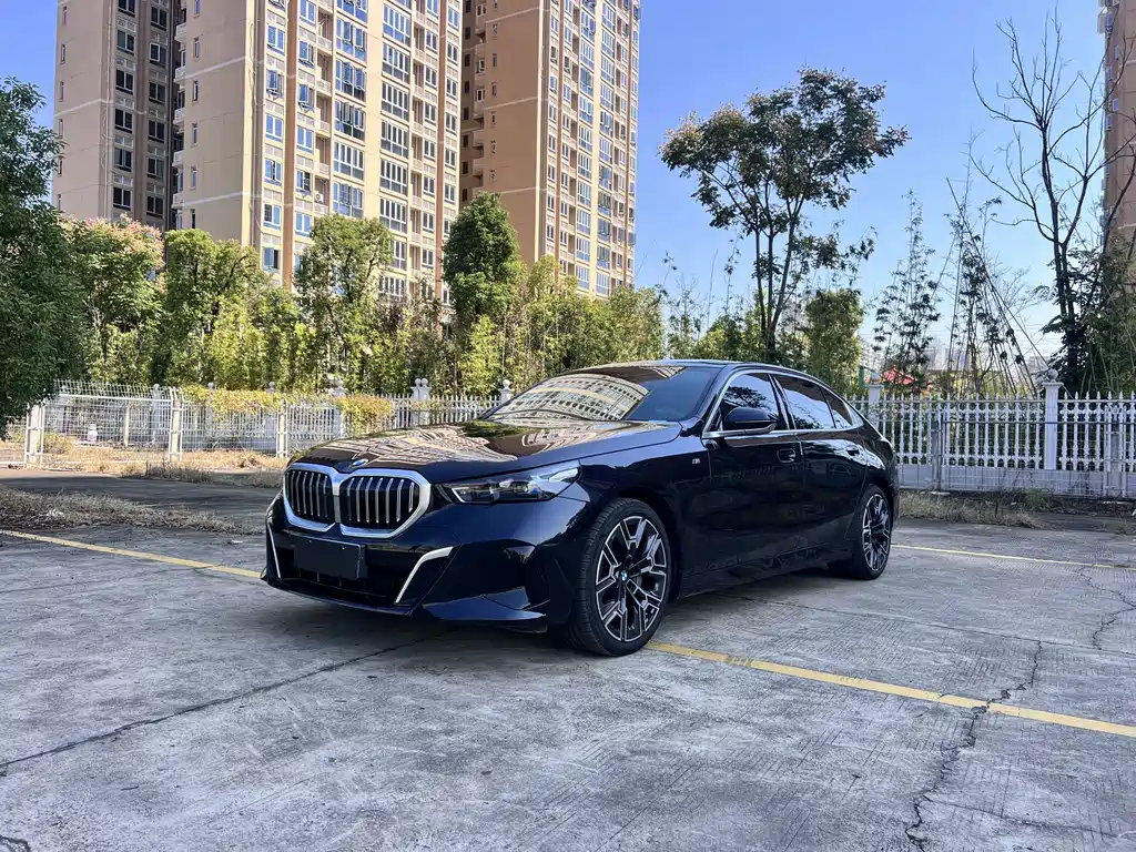 BMW 5 Series — фото 2