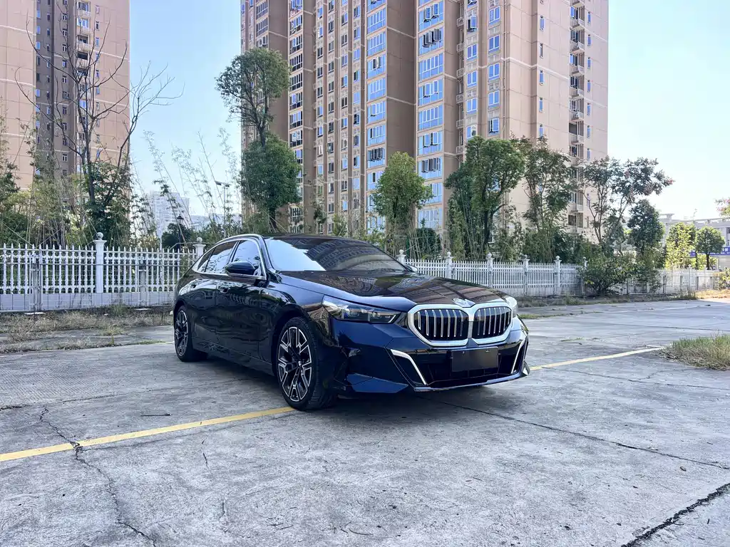 BMW 5 Series — фото 3