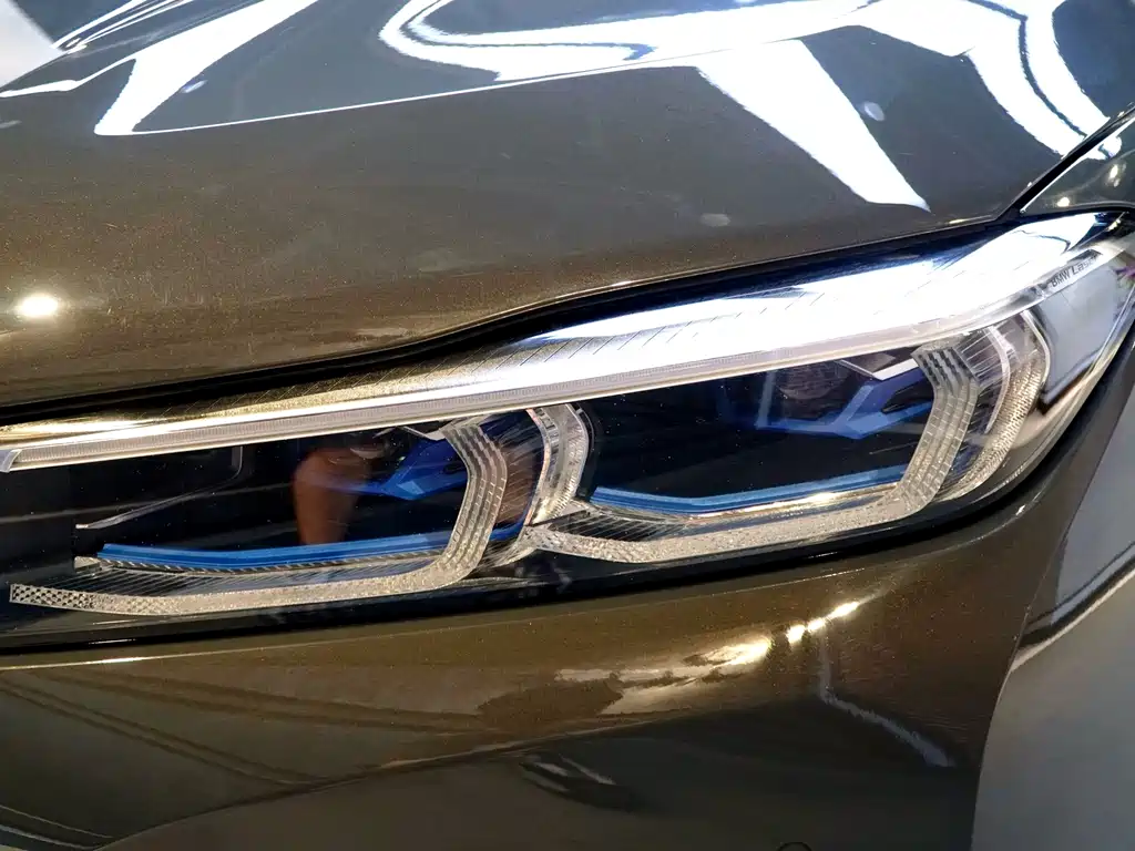 BMW 7 Series — фото 11