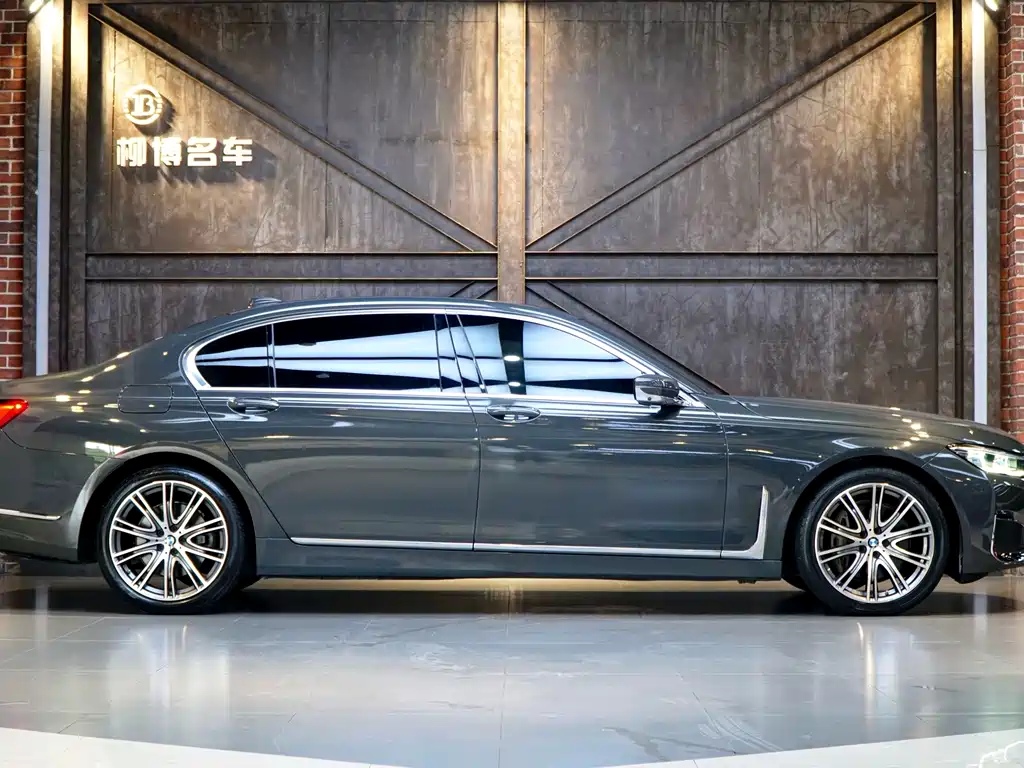 BMW 7 Series — фото 4