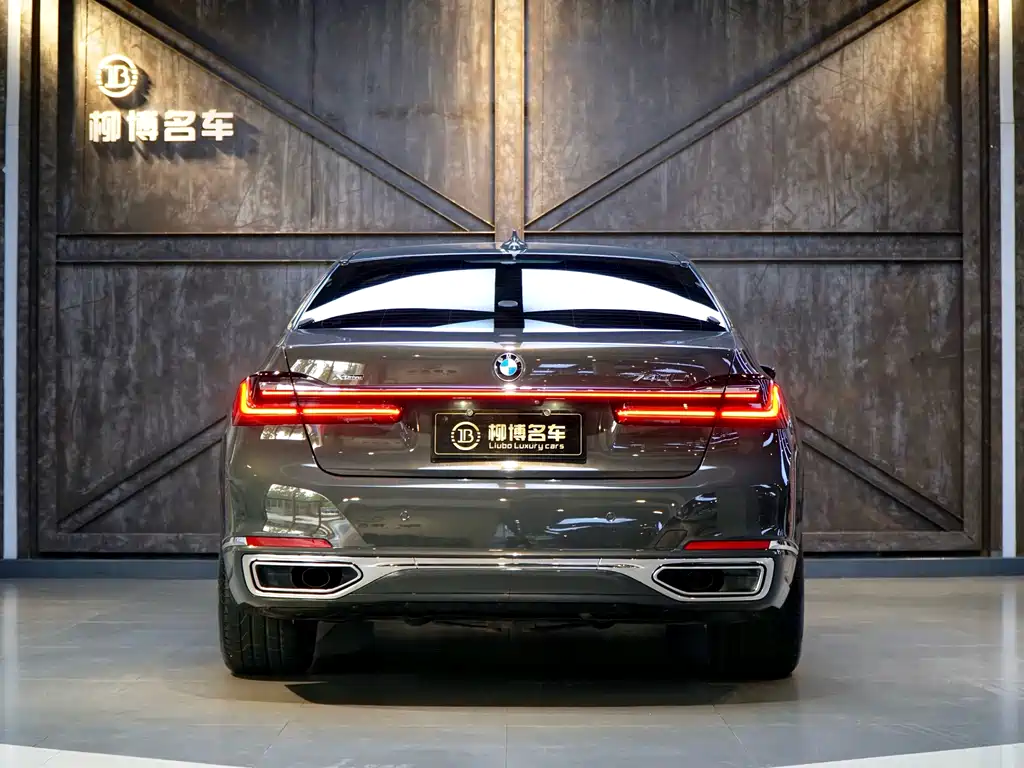 BMW 7 Series — фото 5