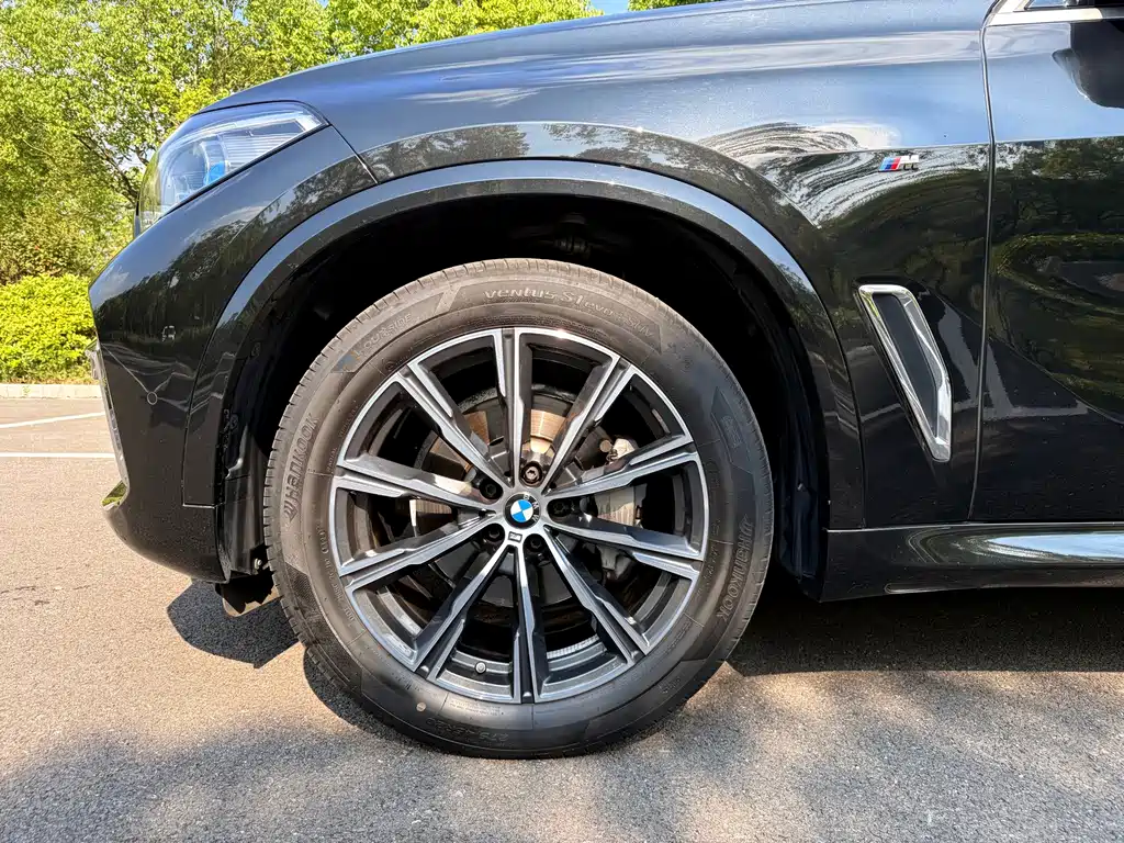 BMW X5 — фото 11
