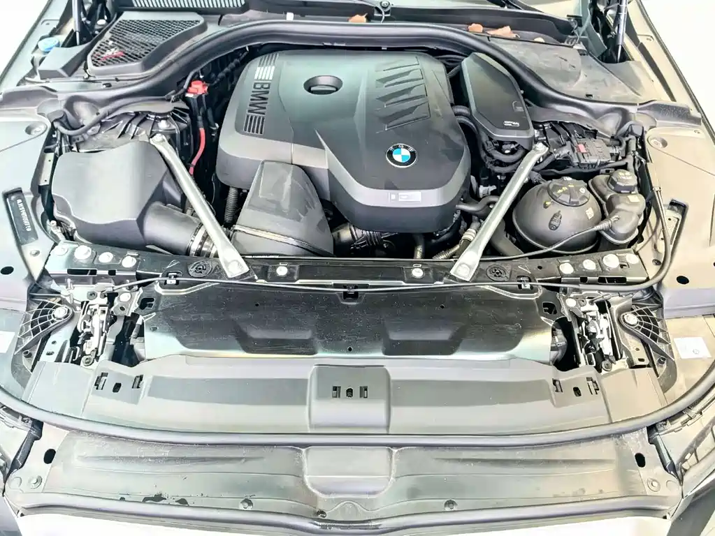 BMW 5 Series — фото 14