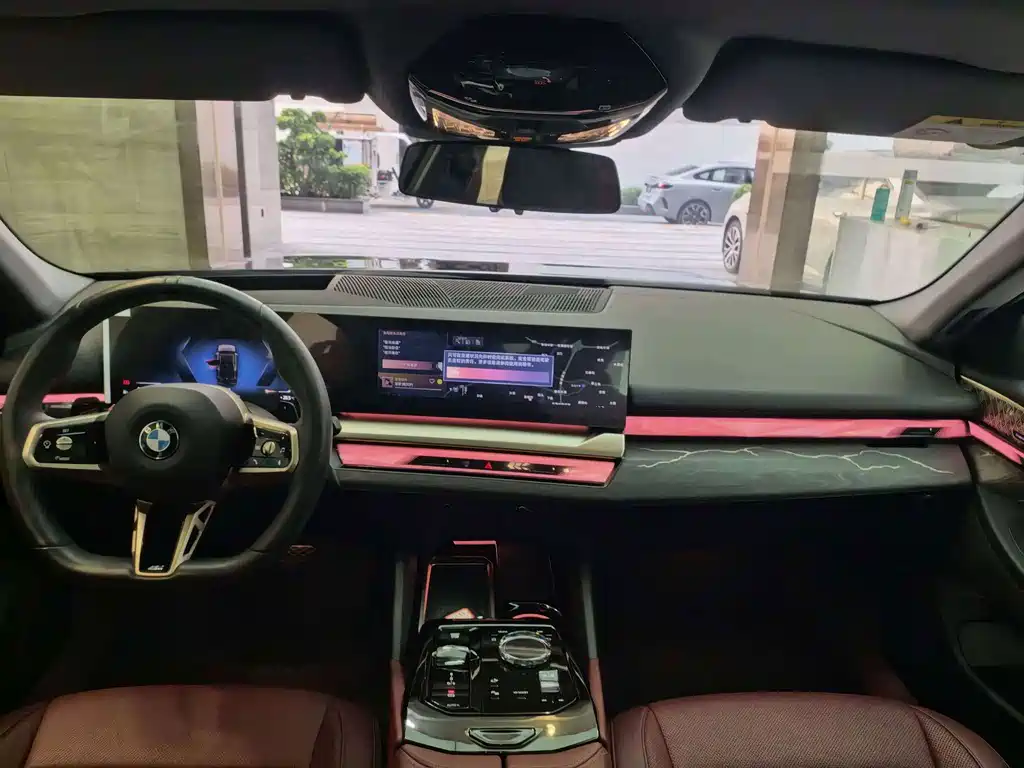 BMW 5 Series — фото 10
