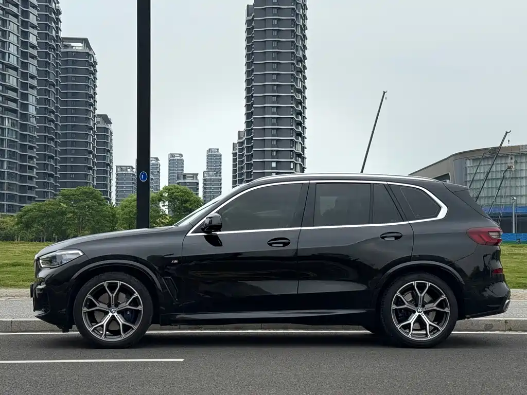 BMW X5 (Import) — фото 5