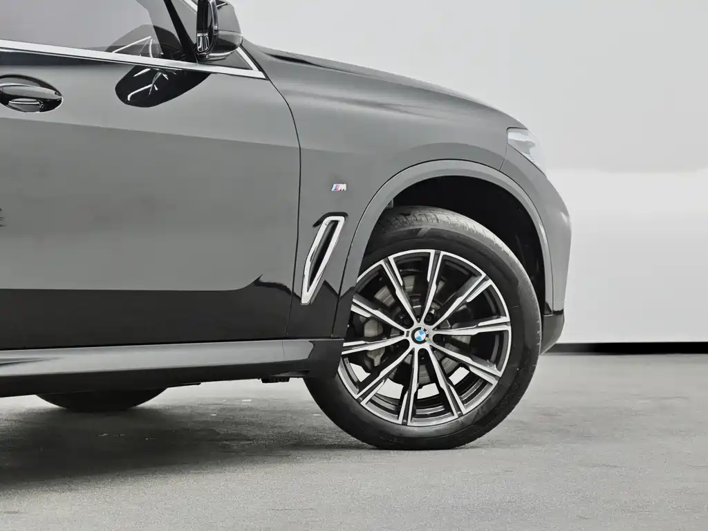BMW X5 — фото 31