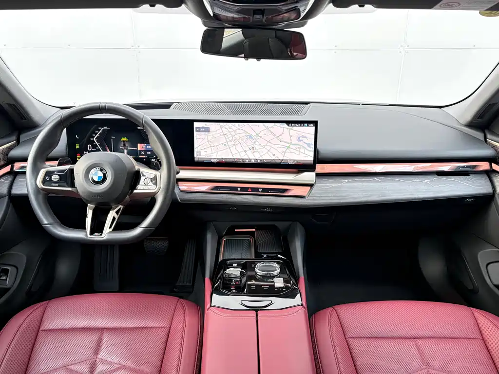 BMW 5 Series — фото 21